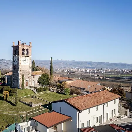 Al Castello Aparthotel Palazzolo (Veneto)